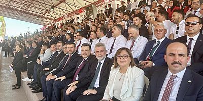 BAŞKAN GÖRGEL, CUMHURBAŞKANI ERDOĞAN İLE KKTC’DE BARIŞ VE ÖZGÜRLÜK BAYRAMI KUTLAMALARINA KATILDI