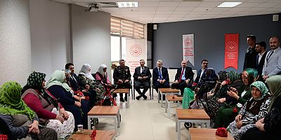 BAŞKAN GÖRGEL’DEN BAYRAMDA HUZUREVİNE ZİYARET