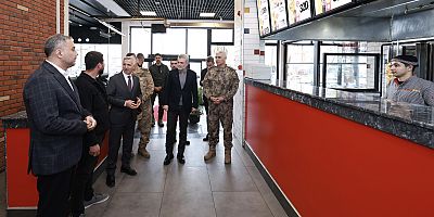 BAŞKAN GÖRGEL VE VALİ ÜNLÜER, UZUNÇARŞI’DA ESNAF VE VATANDAŞLARLA BİR ARAYA GELDİ