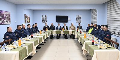 BAŞKAN GÖRGEL VE VALİ ÜNLÜER, YILBAŞI GECESİ BİR DİZİ ZİYARETTE BULUNDU