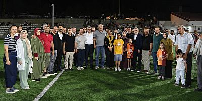 BAŞKAN GÖRGEL, YUSUF TARIK GÜL ANISINA DÜZENLENEN FUTBOL TURNUVASINA KATILDI