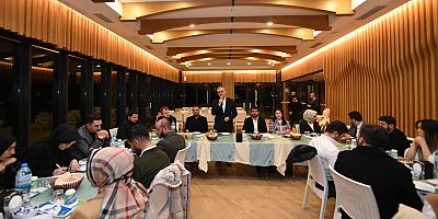 BAŞKAN GÜNGÖR, AK GENÇLİK YÖNETİMİYLE BULUŞTU