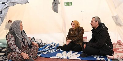 BAŞKAN GÜNGÖR, AVŞAR KAMPÜSÜ’NDE DEPREMZEDELERİ ZİYARET ETTİ