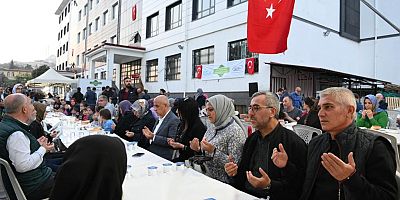 BAŞKAN GÜNGÖR, BAKAN KİRİŞCİ İLE İFTAR VE MEVLİD PROGRAMINA KATILDI