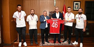 Kahramanmaraş Ampute Spor Kulübü Başkanı Halit Bekereci ve sporcuları misafir eden Başkan Güngör