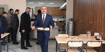 BAŞKAN GÜNGÖR’DEN AKM KAHRAMAN MAKİNA’YA ZİYARET