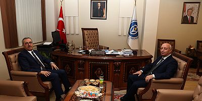 BAŞKAN GÜNGÖR’DEN REKTÖR BAKAN’A “HAYIRLI OLSUN” ZİYARETİ