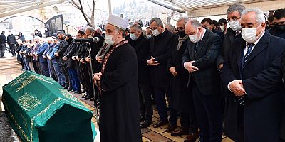 BAŞKAN GÜNGÖR DOĞAN’IN CENAZE TÖRENİNE KATILDI



Büyükşehir Belediye Başkanı Hayrettin Güngör