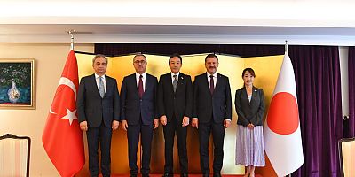 TBB Başkanı Yücel Yılmaz ile başkentte Japonya Büyükelçiliği’ni ziyaret eden Başkan Güngör