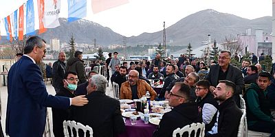 Elbistan’da vatandaşlarla iftar sofrasında buluşan Başkan Güngör