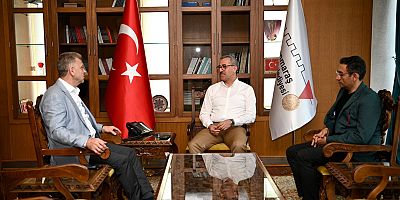 BAŞKAN GÜNGÖR, GAZİOSMANPAŞA BELEDİYE BAŞKANI USTA’YI AĞIRLADI