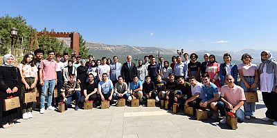 BAŞKAN GÜNGÖR GENÇLERİMİZ GELECEĞİMİZİN TEMİNATI
