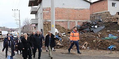 BAŞKAN GÜNGÖR, GÖKSUN’DA DEPREMZEDELERİ ZİYARET ETTİ
