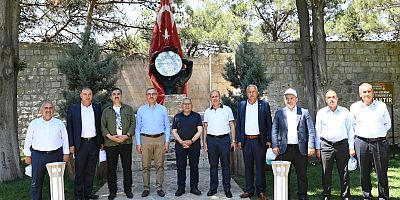 Tarihi Kentler Birliği Meclis Toplantısı sonrası belediye başkanlarıyla birlikte şehrin tarihi ve turistik mekanlarını ziyaret eden Başkan Güngör