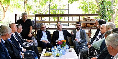 BAŞKAN GÜNGÖR ONİKİŞUBAT’TA MUHTARLARLA BULUŞTU
