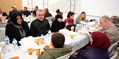 BAŞKAN GÜNGÖR, RAMAZAN’IN SON GÜNÜNDE DE VATANDAŞLARLAYDI
