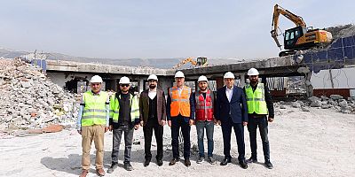 BAŞKAN GÜNGÖR ŞEHİR MEYDANI ÇALIŞMALARINI İNCELEDİ…