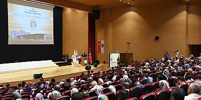 BAŞKAN GÜNGÖR, TIP ÖĞRENCİLERİNİN MEZUNİYET HEYECANINA ORTAK OLDU 
