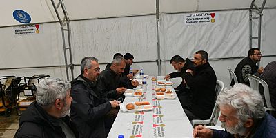 BAŞKAN GÜNGÖR VATANDAŞLARLA BİRLİKTE İFTAR YAPTI