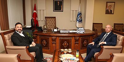 BAŞKAN GÜRBÜZ’DEN KİÜ REKTÖRÜ BAKAN’A “HAYIRLI OLSUN” ZİYARETİ