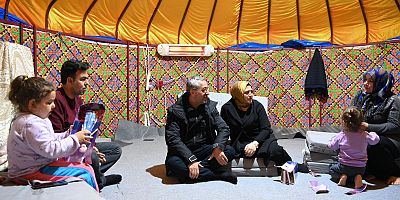 BAŞKAN HAYRETTİN GÜNGÖR, KILAVUZLU GEÇİCİ BARINMA MERKEZİ’NDE