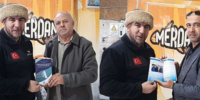 BAŞKAN İBRAHİM SARI’DAN GAZETECİLER BİLAL EVRAN VE HALİL HINAZ’A ANLAMLI HEDİYE: “DENİZİ OLMAYAN ŞEHİRDE BALIKÇILIK SERÜVENİ” TAKDİM EDİLDİ