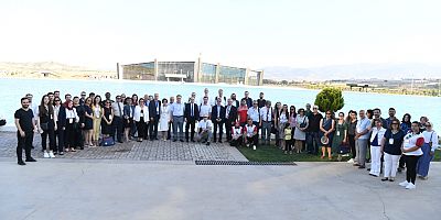 BAŞKAN MAHÇİÇEK, 15 ÜLKEDEN 200 AKADEMİSYENE EXPO 2023’Ü ANLATTI