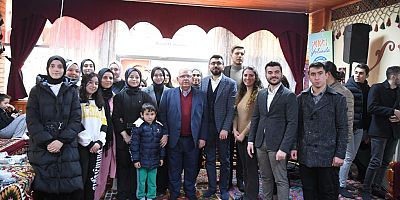 BAŞKAN MAHÇİÇEK, İLK KEZ OY KULLANACAK GENÇLERİN SORULARINI YANITLADI