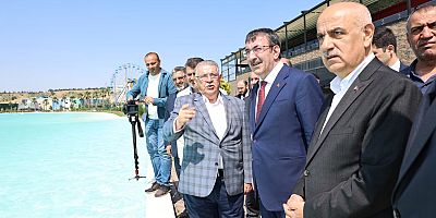 BAŞKAN MAHÇİÇEK’TEN CUMHURBAŞKANI YARDIMCISI YILMAZ’A EXPO 2023 SUNUMU
