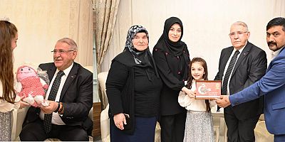 BAŞKAN MAHÇİÇEK’TEN ‘NAZLI’YA ANLAMLI DOĞUM GÜNÜ SÜRPRİZİ