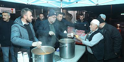 BAŞKAN MEHMET AKPINAR’DAN DERGAH CAMİİ’NDE SABAH ÇORBASI İKRAMI