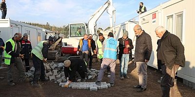 BAŞKAN NECATİ OKAY “KONTEYNER KENTTE ÇEVRE DÜZENLEMESİ YAPIYORUZ”