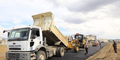 BAŞKAN OKAY, “ASFALT ÇALIŞMALARINA ÖNEM VERİYORUZ”