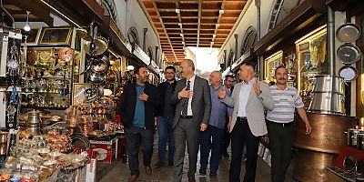 BAŞKAN OKAY, BAKIRCILAR ÇARŞISI ESNAFIYLA BİR ARAYA GELDİ