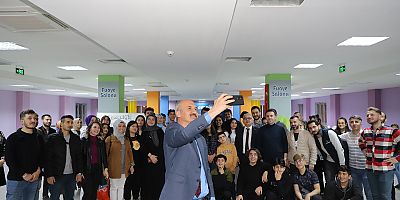 BAŞKAN OKAY GENÇLİK MERKEZİ ÖĞRENCİLERİYLE BİR ARAYA GELDİ