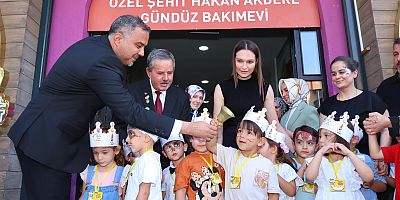 BAŞKAN TOPTAŞ, HAKAN AKDERE GÜNDÜZ BAKIMEVİ’NDE YENİ EĞİTİM-ÖĞRETİM YILININ İLK ZİLİNİ ÇALDI