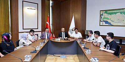 BAŞKAN TOPTAŞ, LGS’DE TÜRKİYE BİRİNCİSİ OLAN 5 ÖĞRENCİYİ ÖDÜLLENDİRDİ