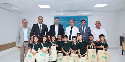 BAŞKAN TOPTAŞ’TAN KIRSAL MAHALLELERDEKİ 7 BİN ÖĞRENCİYE KIRTASİYE SETİ DESTEĞİ