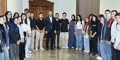 BAŞKAN TOPTAŞ’TAN, ÜNİVERSİTE HAZIRLIK KURSU’NA KATILAN GENÇLERE MOTİVASYON DOPİNGİ