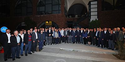 BAŞKAN TOPTAŞ VE İL BAŞKANI GÜL, MAHALLE BAŞKANLARIYLA İFTARDA BULUŞTU
