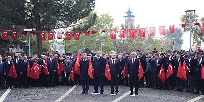 BAYRAK OLAYIMIZ MİLLİ MÜCADELEMİZİN 103. YIL DÖNÜMÜNDE AYNI RUH VE HEYECANLA BİR KEZ DAHA CANLANDIRILDI