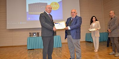 Kahramanmaraş Sütçü İmam Üniversitesi tarafından 8 yıl önce başlanan Kahramanmaraş Ansiklopedisi 7. cilt ile tamamlandı. Katkı veren komisyon üyeleri ve yazarlarına teşekkür belgesi verildi.