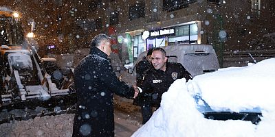 BEYAZ ESARETE GEÇİT YOK: ONİKİŞUBAT BELEDİYESİ İKİNCİ GÜNDE DE TEYAKKUZDA