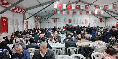 BİNLER RAMAZAN’IN İLK GÜNÜ MİLLİ İRADE MEYDANI’NDAKİ GÖNÜL SOFRASINDA BULUŞTU
