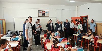 BU YIL DA KİTAPLAR DEVLETTEN, ÇANTA VE KIRTASİYELER ONİKİŞUBAT BELEDİYESİ’NDEN