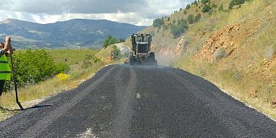 BÜYÜKŞEHİR, AFŞİN VE ELBİSTAN’DA ARTERLERİN BAKIM VE ONARIMINI SÜRDÜRÜYOR