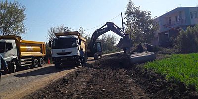 BÜYÜKŞEHİR ANDIRIN’DA 8 MAHALLEYİ BAĞLAYAN GRUP YOLUNU YENİLİYOR