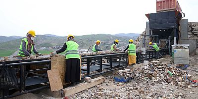 BÜYÜKŞEHİR BELEDİYESİ’NDEN TÜRKİYE’YE ÖRNEK ATIK AYRIŞTIRMA TESİSİ