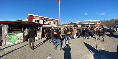 BÜYÜKŞEHİR’DEN 20 NOKTADA SICAK EKMEK DAĞITIMI
