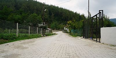 BÜYÜKŞEHİR’DEN ANDIRIN KIRSALINA 10 BİN METREKARE KİLİT PARKE